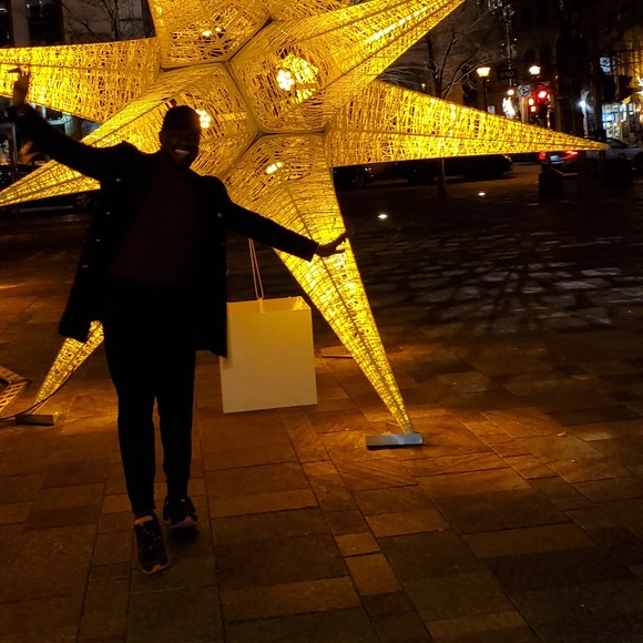 Meet your Posher, Ayo - Picture 1 of 1